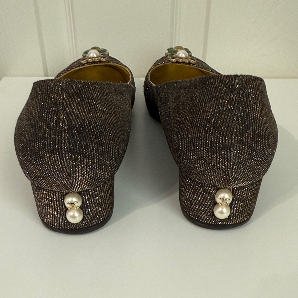 Chanel Pumps CC Logo Pearl and Gripoix Embellished Flats 39.5 Gold - Picture 5 of 14